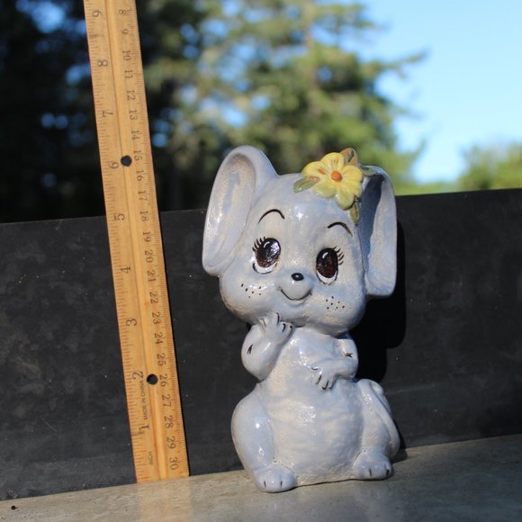 🐭Vintage 1980s Mouse Figurine Kitschy Hand Painted Clay Mouse with Flower 5.5" - Picture 3 of 4